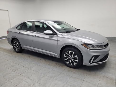 Used 2025 Volkswagen Jetta S image 11