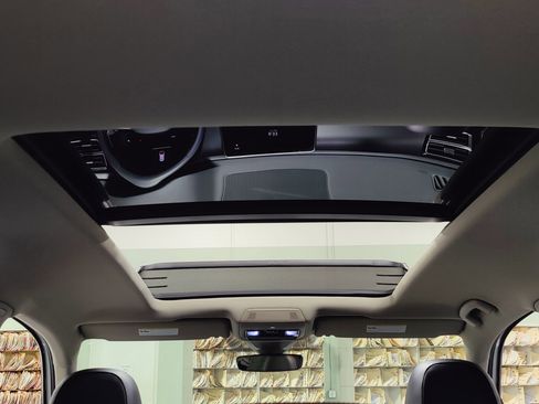 Used 2024 Volkswagen Atlas Peak Edition SEL image 8