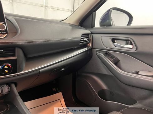 Used 2025 Nissan Rogue SV AWD/4WD image 39