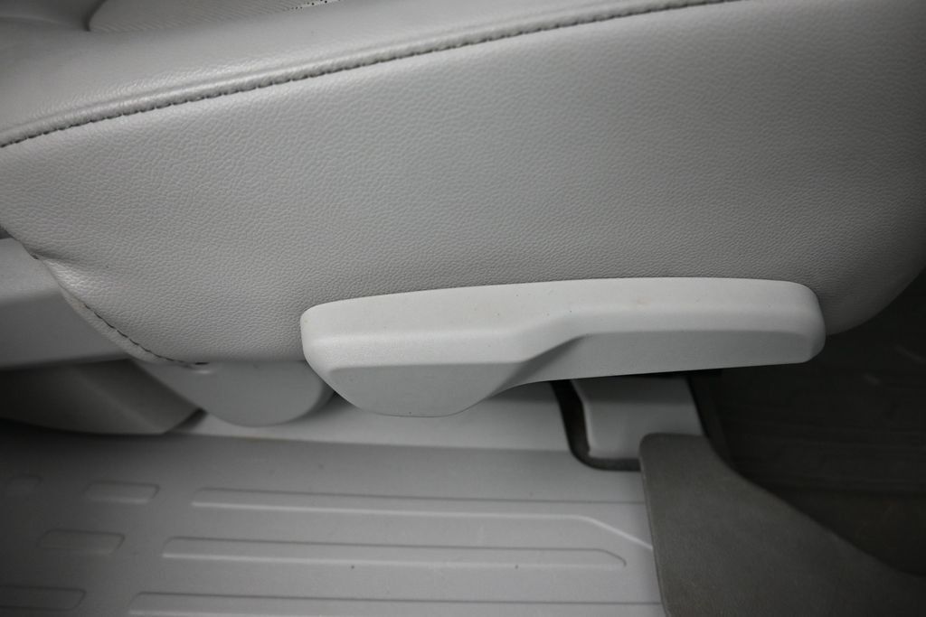 Used 2020 GMC Acadia SLT w/ Trailering Package FWD image 49