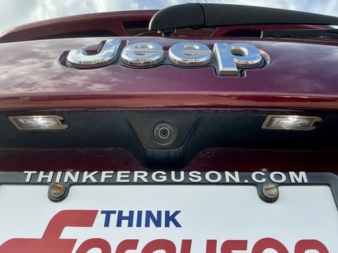 Used 2018 Jeep Grand Cherokee Limited image 15