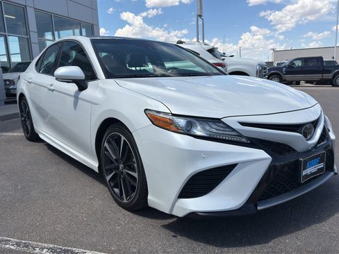 Used 2018 Toyota Camry XSE w/ Driver Assist Package FWD image 4