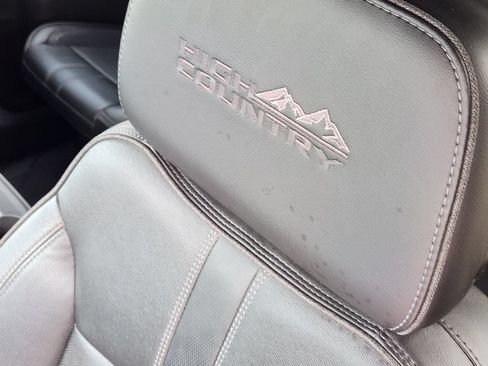 Used 2021 Chevrolet Silverado 1500 High Country w/ Technology Package RWD image 15