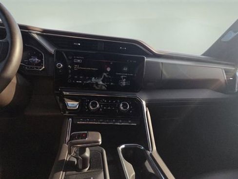 Used 2024 GMC Sierra 1500 Denali w/ Technology Package image 18