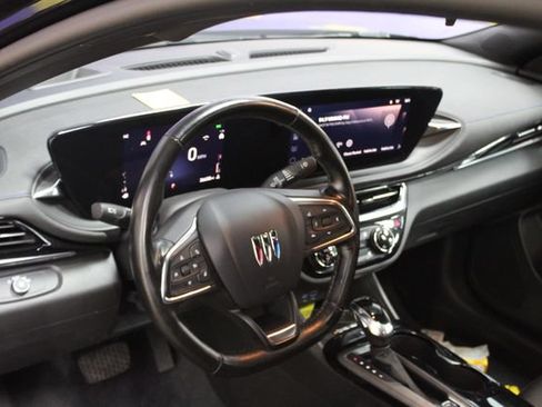 Used 2024 Buick Envista Sport Touring w/ Experience Buick Package FWD image 14