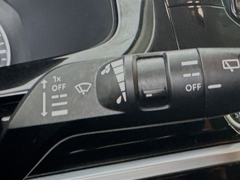 Used 2024 Nissan Pathfinder SV FWD image 14