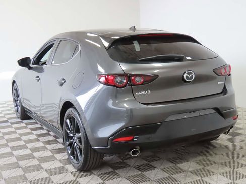 Used 2019 MAZDA MAZDA3 Hatchback w/ Premium Package FWD image 3