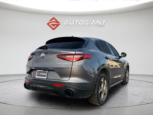 Used 2023 Alfa Romeo Stelvio Sprint image 7