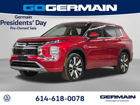 Used 2025 Mitsubishi Outlander SEL image 1