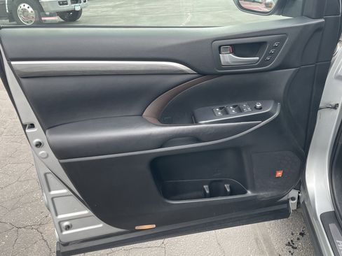 Used 2017 Toyota Highlander Limited w/ Protection Package #3 image 12