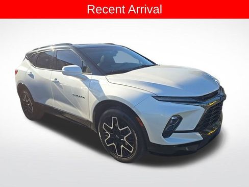 Used 2023 Chevrolet Blazer RS w/ Driver Confidence II Package AWD/4WD image 3