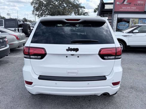 Used 2017 Jeep Grand Cherokee Altitude image 4