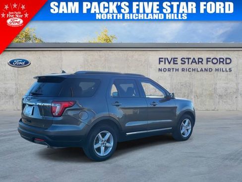 Used 2019 Ford Explorer XLT w/ Equipment Group 201A image 9