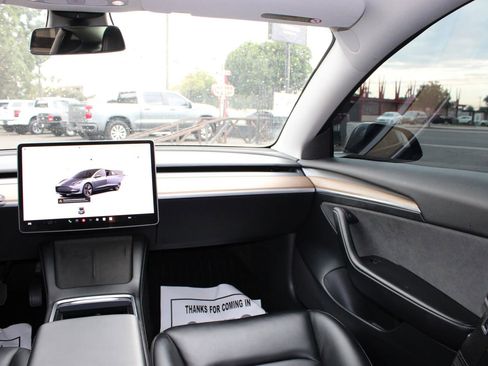 Used 2023 Tesla Model 3 Standard Range image 29