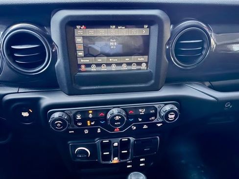 Used 2022 Jeep Wrangler Unlimited Sport image 13