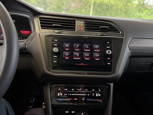 Certified 2023 Volkswagen Tiguan SE R-Line FWD image 21