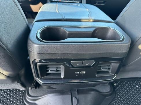 Used 2024 GMC Sierra 2500 AT4 w/ AT4 Premium Plus Package image 17