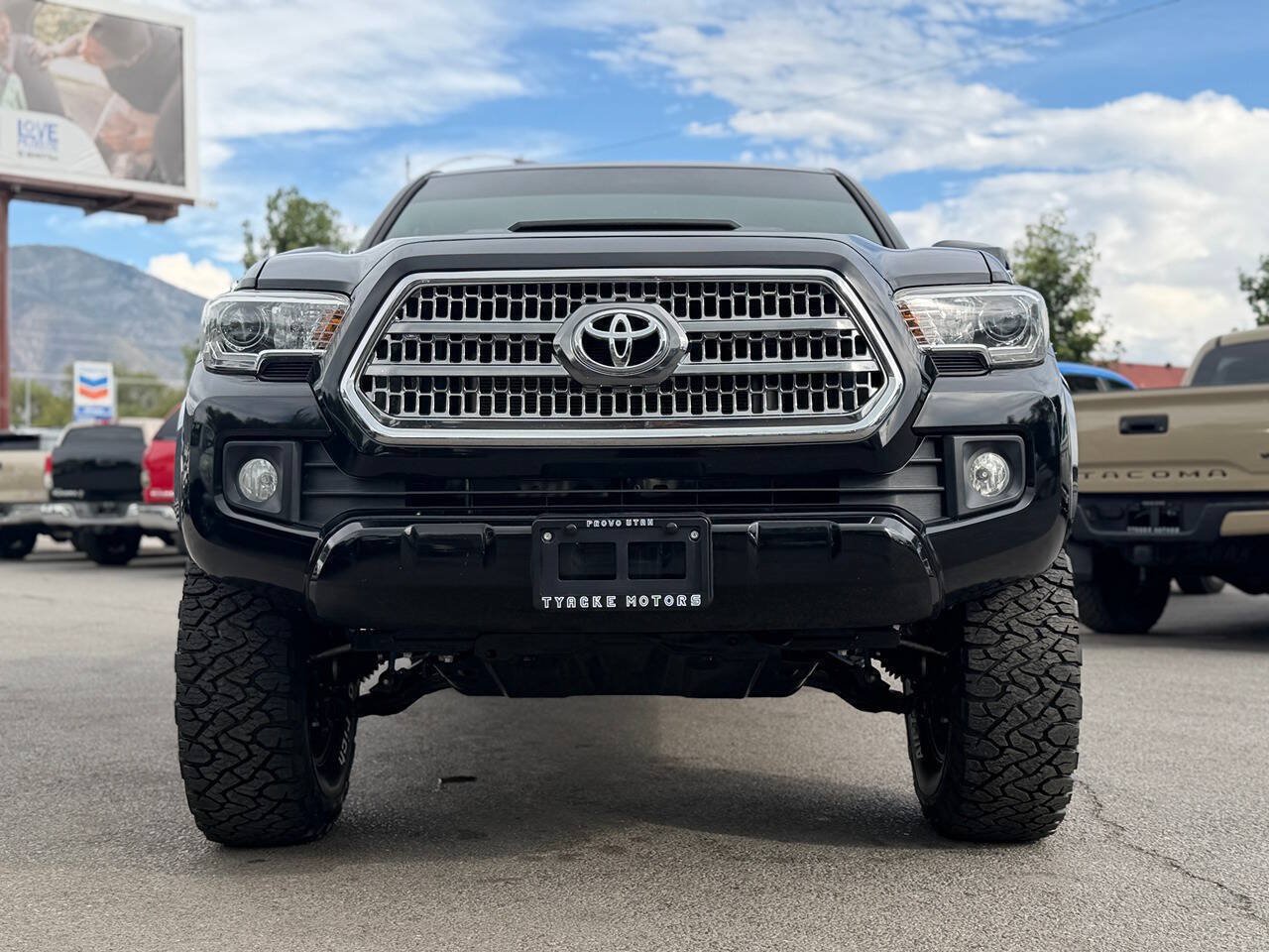 Used 2017 Toyota Tacoma TRD Sport w/ Tow Package AWD/4WD image 90