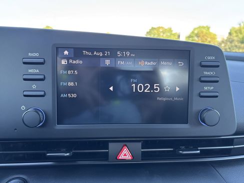 Certified 2025 Hyundai Elantra Sport image 19