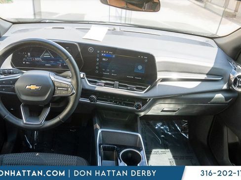 Used 2025 Chevrolet Equinox LT FWD image 4