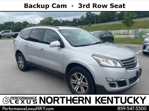 Used 2017 Chevrolet Traverse LT FWD image 1