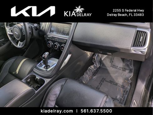 Used 2018 Jaguar E-PACE R-Dynamic SE image 34