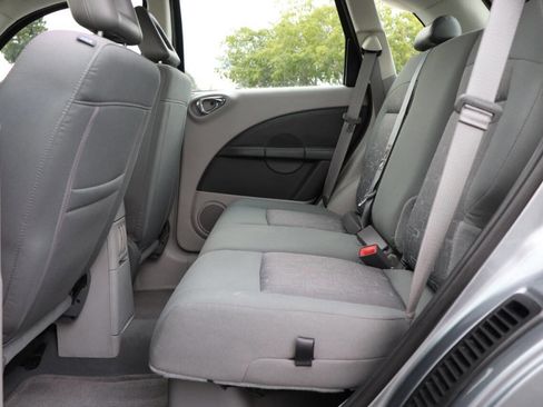 Used 2009 Chrysler PT Cruiser FWD image 23