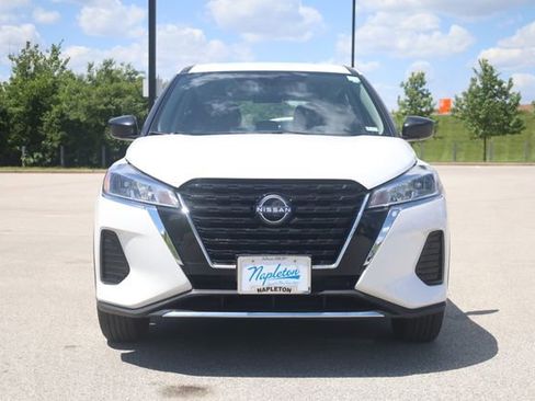 Certified 2025 Nissan Kicks Play S FWD image 2