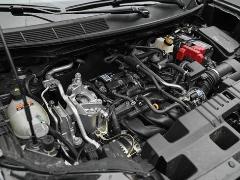 New 2025 Nissan Kicks SR image 28