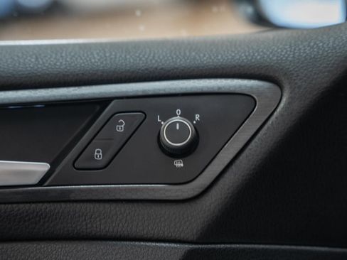 Used 2020 Volkswagen GTI SE image 48