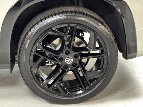 New 2026 Volkswagen Tiguan SE R-Line AWD/4WD image 24