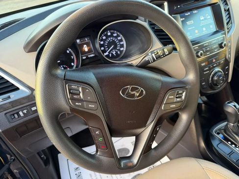 Used 2018 Hyundai Santa Fe SE FWD image 17