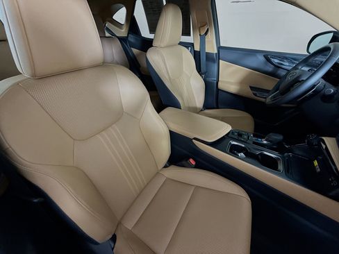Used 2024 Lexus NX 250 FWD image 36
