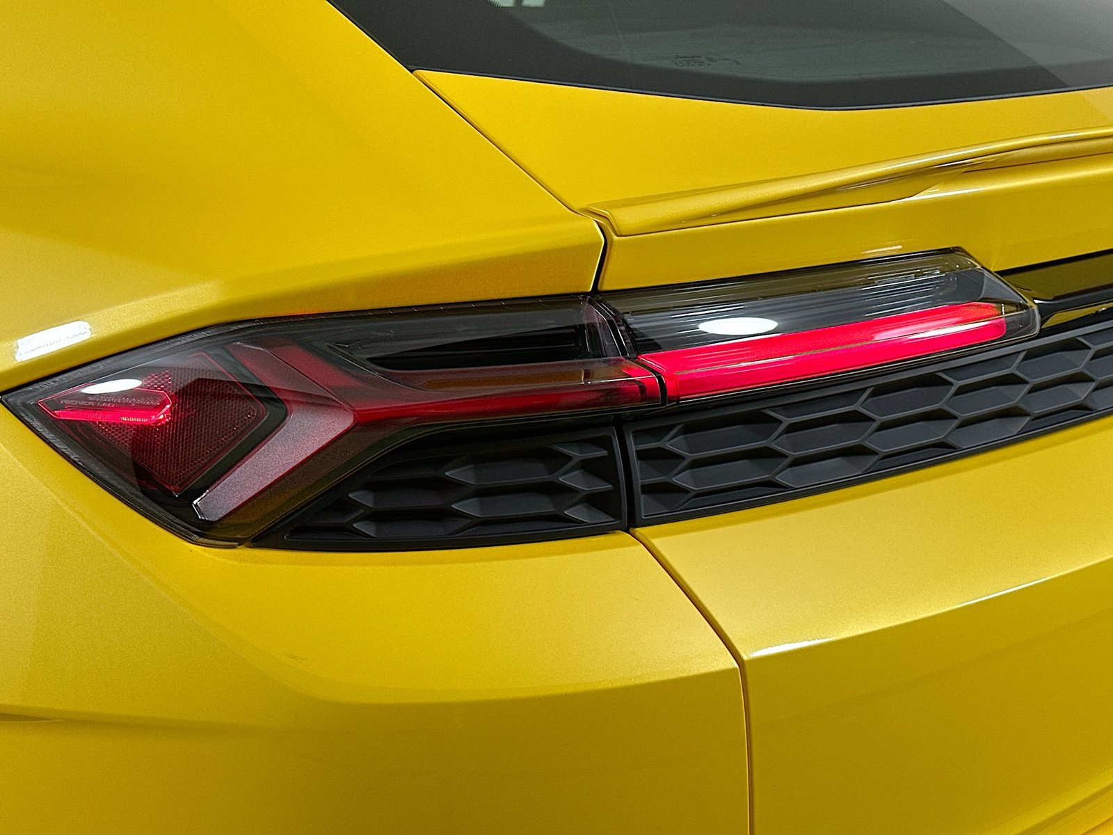 Used 2025 Lamborghini Urus S AWD/4WD image 44