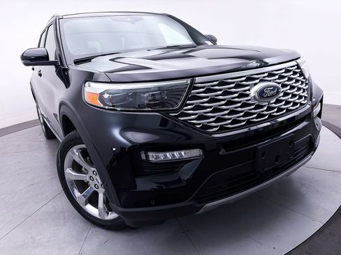 Used 2020 Ford Explorer Platinum w/ Premium Technology Package AWD/4WD image 4