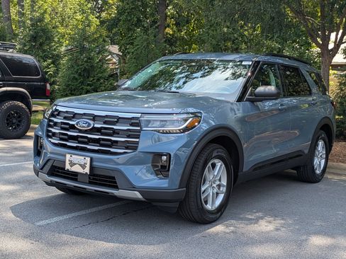 New 2026 Ford Explorer Active w/ Active Comfort Package RWD image 6