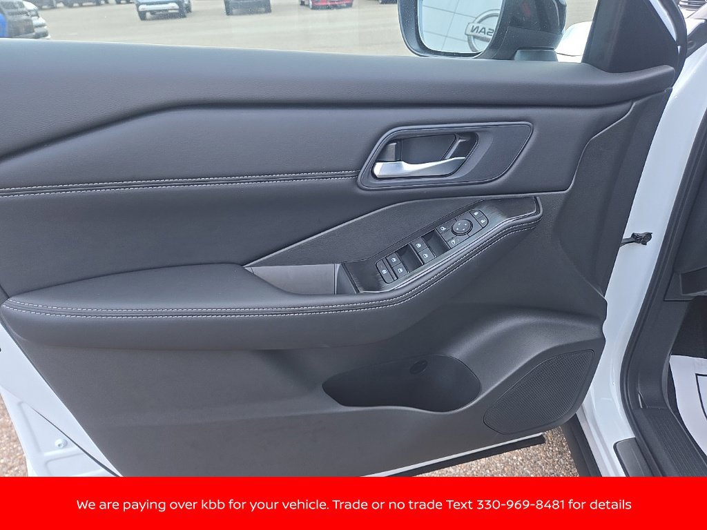 New 2026 Nissan Rogue Dark Armor AWD/4WD image 11