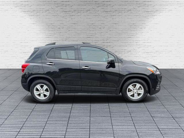 Used 2020 Chevrolet Trax LT w/ LT Convenience Package FWD image 5