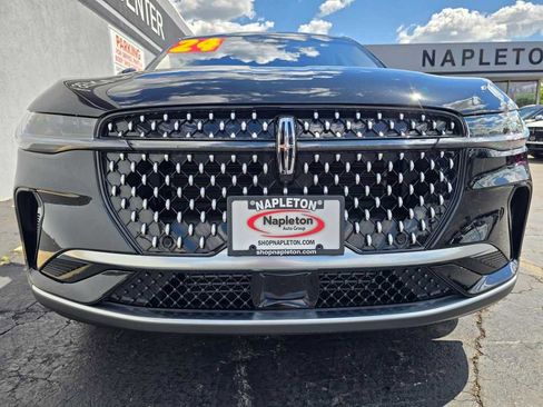 Used 2024 Lincoln Nautilus Premier image 6