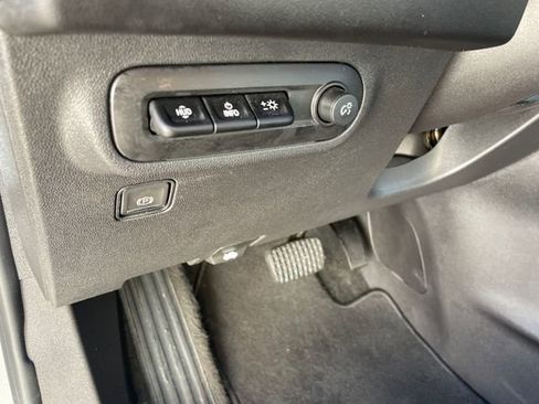 Used 2024 GMC Terrain AT4 w/ Tech Package image 29