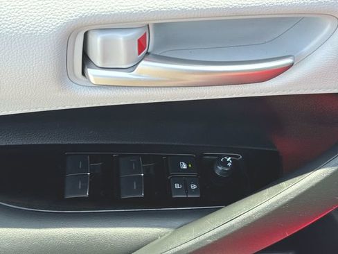 Used 2023 Toyota Corolla SE FWD image 23