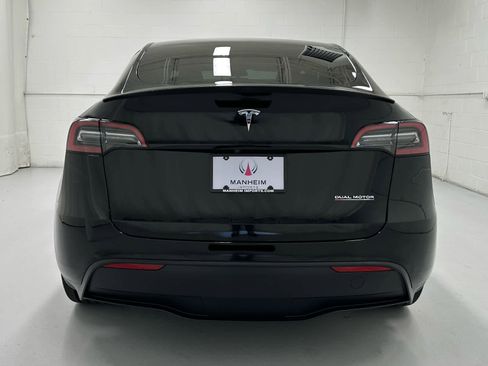 Used 2022 Tesla Model Y Performance image 7
