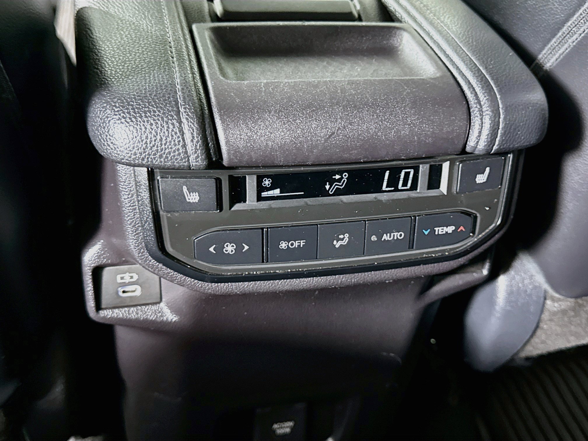 Used 2024 Toyota Grand Highlander AWD image 24