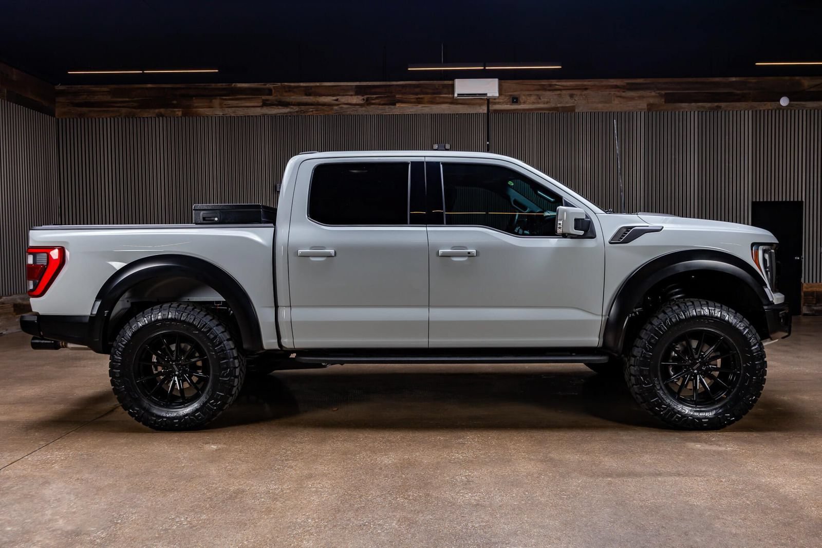 Used 2023 Ford F150 Raptor w/ Equipment Group 802A Raptor R AWD/4WD image 11