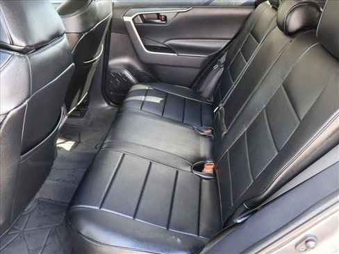 Used 2020 Toyota RAV4 LE w/ Carpet Mat Package AWD/4WD image 22