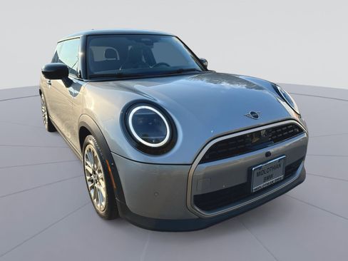 Used 2025 MINI Cooper 2-Door Hardtop image 3