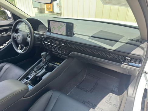 Used 2023 Honda Accord Touring image 14