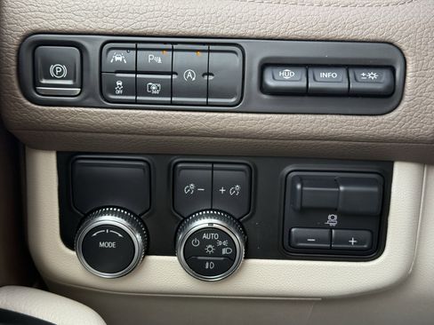 Used 2023 GMC Yukon Denali w/ Max Trailering Package image 24