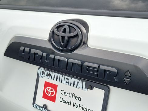 Certified 2022 Toyota 4Runner TRD Off-Road Premium w/ TRD Black Wheel Package (TMS) AWD/4WD image 8