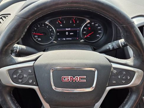 Used 2023 GMC Terrain SLT w/ Tech Package FWD image 21